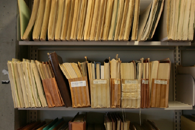 Writing the thesis – work, moves and structure