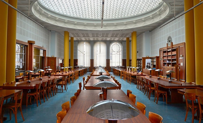 Universities in France and their disciplinary sections: freedom or scientific constraint?