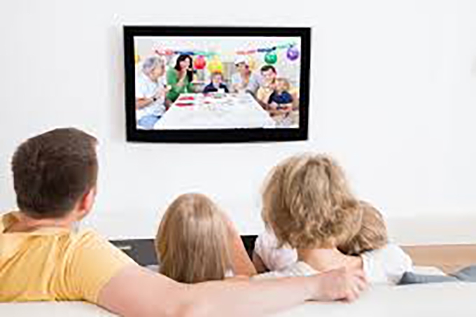 3 tips: How to teach children to watch commercials more closely