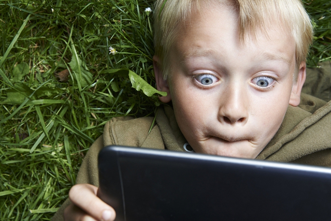 Can you learn a language playing video games? What the research says