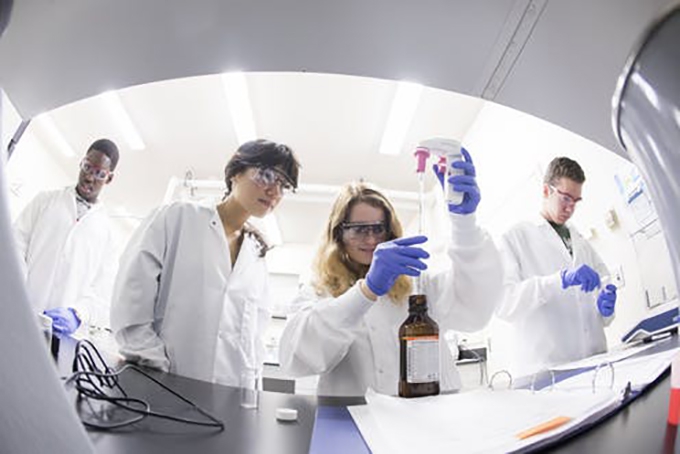 At these colleges, students begin serious research their first year