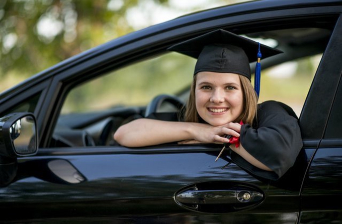 Options on leasing a car for College students