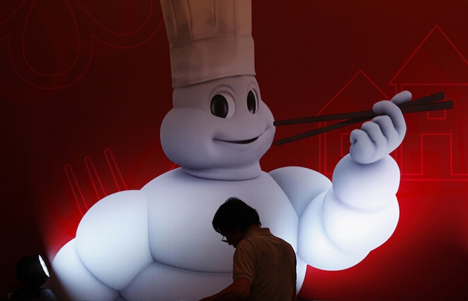 When great chefs taste: the uncertainties of evaluation in the light of Michelin stars