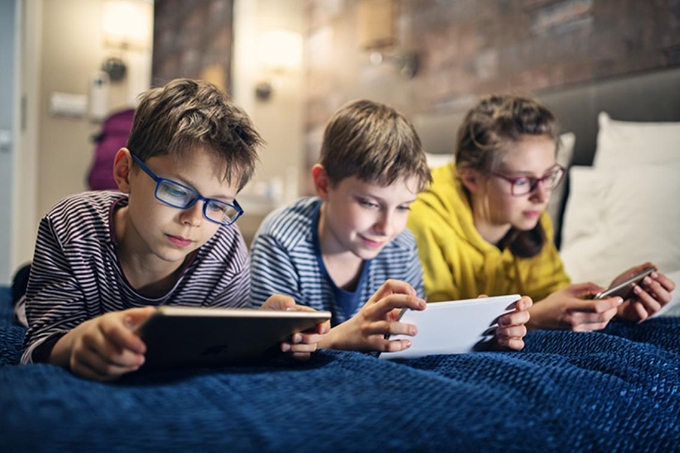 Do we absorb information more easily from paper than from a screen? It depends on the type of screen.