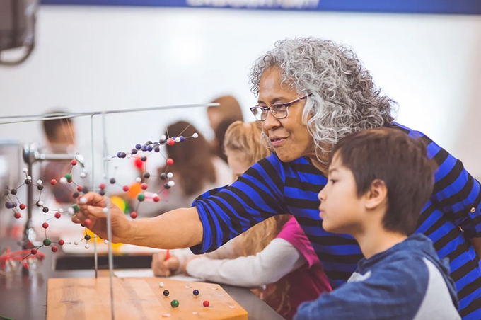 Five digital tools to detect and enrich the teaching of gifted children