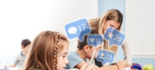How social networks can help in learning