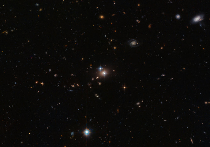  The discovery of the ‘twin quasar’ would likely have tipped off physicists to the curvature of space-time had Einstein not beat them to it. NASA/ESA 
