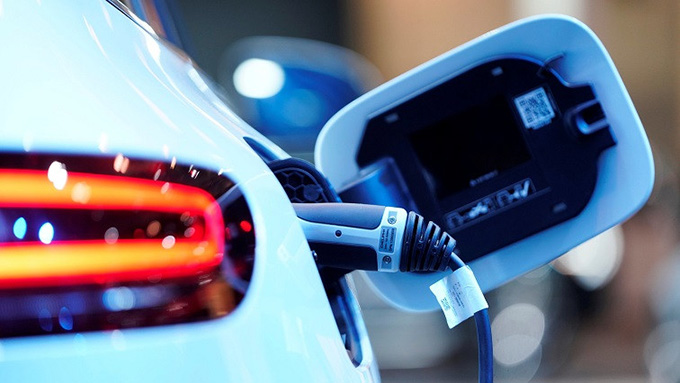 How superfast charging batteries can help sell the transition to electric vehicles