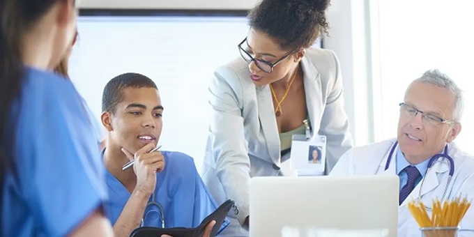 5 Reasons why an Online MBA in Healthcare Management is the key to your professional success